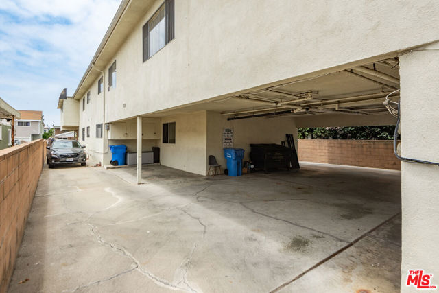 3826 Prospect Avenue, Culver City CA: https://media.crmls.org/mediaz/6a1b81ad-aadb-460e-aca6-6c999cfaed92.jpg