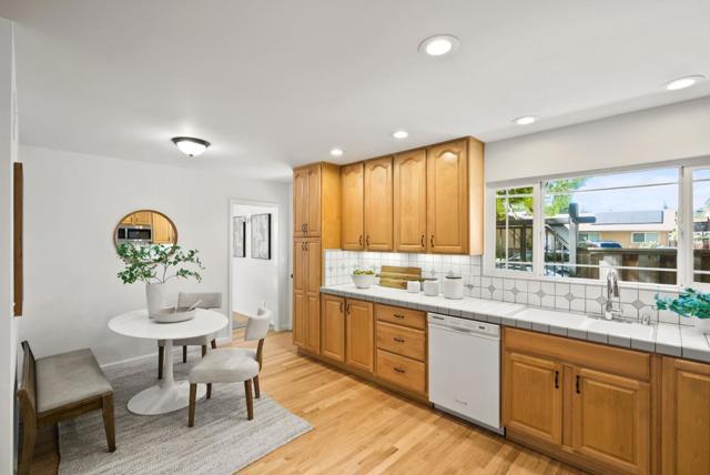 Image 13 of 54 For 1175 Ravenscourt Avenue