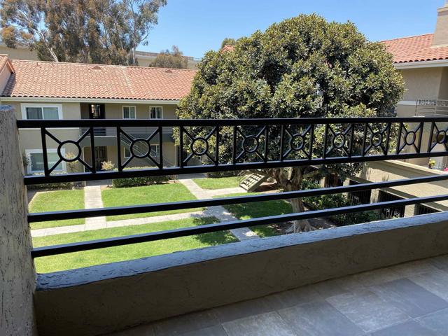 7405 Charmant, San Diego, California 92122, 2 Bedrooms Bedrooms, ,2 BathroomsBathrooms,Condominium,For Sale,Charmant,250019992SD