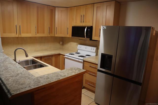 Image 31 of 41 For 3549 Castle Glen Dr  119