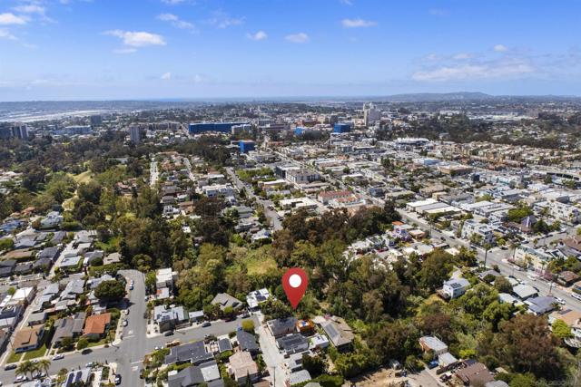 3675 Herbert St, San Diego CA: https://media.crmls.org/mediaz/6a1cf68a-ad05-4260-b5a1-d13773fbb286.jpg