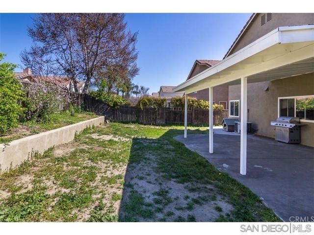 30478 Sierra Madre Drive, Temecula CA: https://media.crmls.org/mediaz/6a1d784a-3531-4641-bbbf-c5e88a9dd8d4.jpg