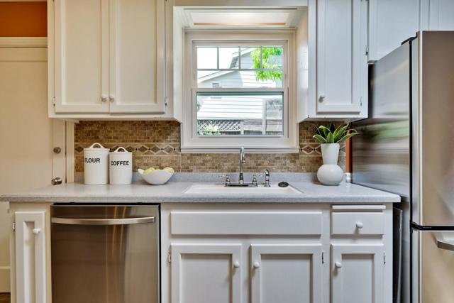 18640 Sandy Road, Castro Valley CA: https://media.crmls.org/mediaz/6a1e4d4f-30bf-48e5-956c-f4a40393c404.jpg