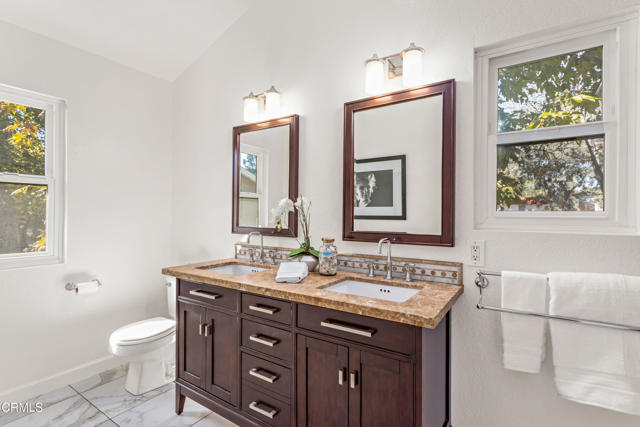 Detail Gallery Image 13 of 20 For 407 W Pedregosa St #1,  Santa Barbara,  CA 93101 - 3 Beds | 2/1 Baths