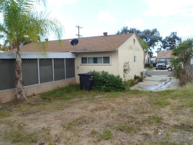 553 Sears Ave, San Diego CA: https://media.crmls.org/mediaz/6a1fb26a-5aa7-4b55-9574-6967db9d5d4c.jpg