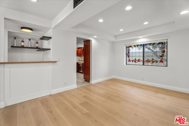 6443 Matilija Avenue, Van Nuys CA: https://media.crmls.org/mediaz/6a200b15-8085-4385-9017-0e5424b7d894.jpg