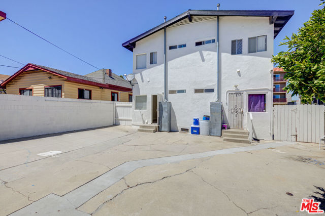 543 W 16th, San Pedro CA: https://media.crmls.org/mediaz/6a20f371-5c7a-4324-a369-00363d317fd1.jpg
