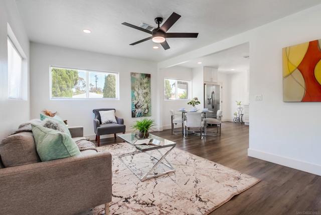 1303 Center Ave, Oceanside CA: https://media.crmls.org/mediaz/6a217766-f261-4c32-b911-6760dd6f3c70.jpg
