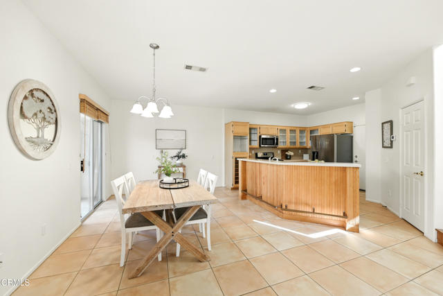 1529 La Verada Court, Camarillo CA: https://media.crmls.org/mediaz/6a21cbb9-895b-4cea-afd0-0aecf4b8dc86.jpg