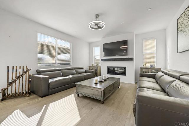 Detail Gallery Image 4 of 54 For 27960 Moosa Creek Way, Valley Center,  CA 92082 - 5 Beds | 3/1 Baths