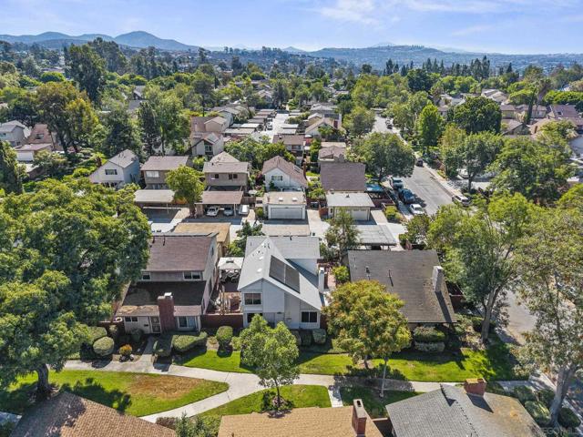 10748 Escobar Dr, San Diego CA: https://media.crmls.org/mediaz/6a233b7b-35dc-46a8-832f-a1ec26cb6da5.jpg