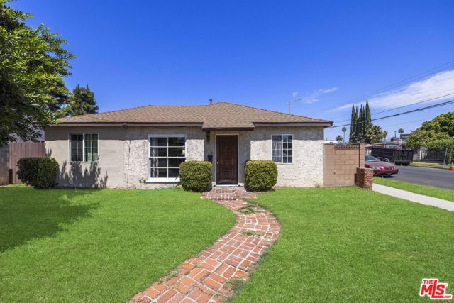 21001 Gault Street photo 1