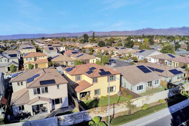 871 Cordoba Way, Hollister CA: https://media.crmls.org/mediaz/6a237c69-5d55-43a6-87ea-d4d95c72e7a1.jpg