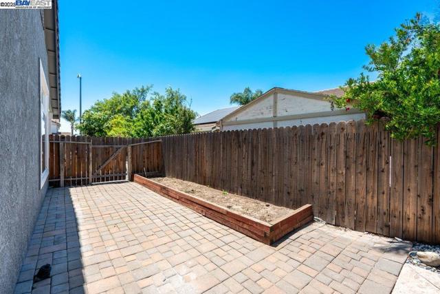 2315 Sabrina Way, Tracy CA: https://media.crmls.org/mediaz/6a238e49-9eec-45a2-864c-0945a32362f7.jpg