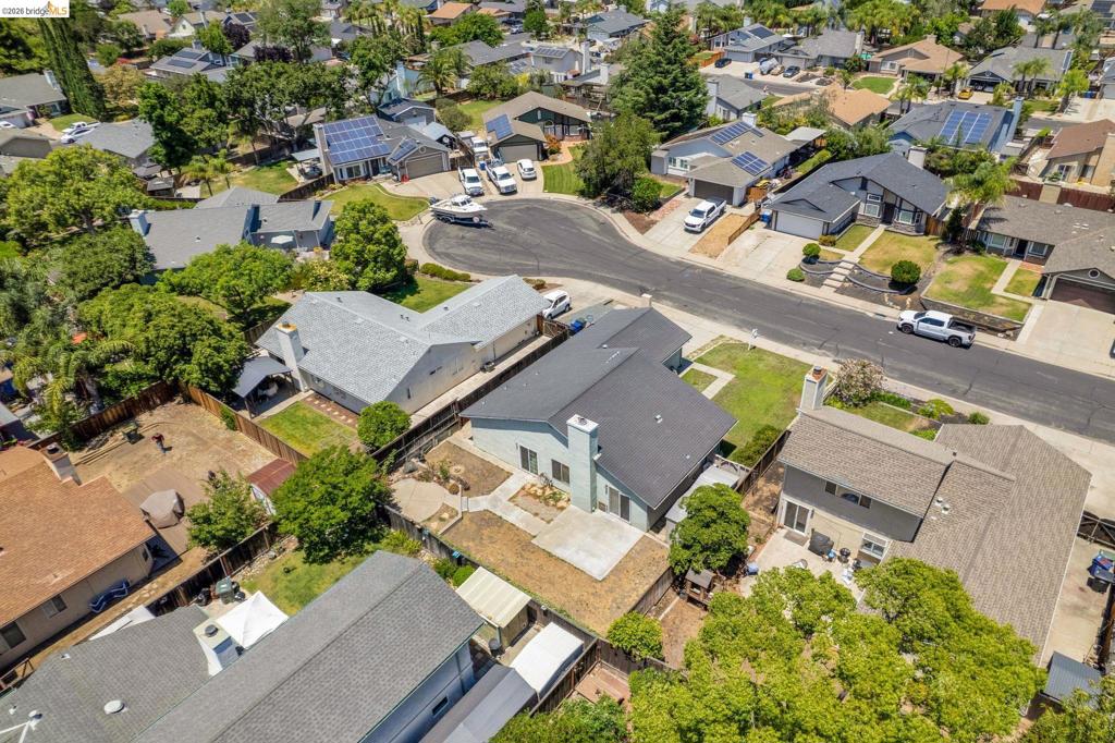 https://media.crmls.org/mediaz/6a23cff1-711a-41ad-aca8-816c142c1e35.jpg?preset=X-Large