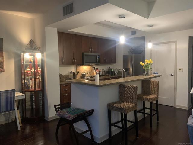 Image 3 of 13 For 5490 La Jolla Blvd  K213