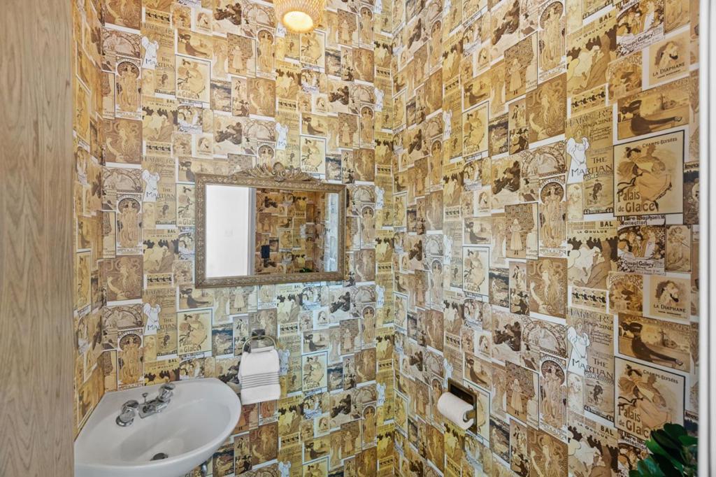 https://media.crmls.org/mediaz/6a2423da-e184-40fe-9d09-391a29c1ebbb.jpg?preset=X-Large