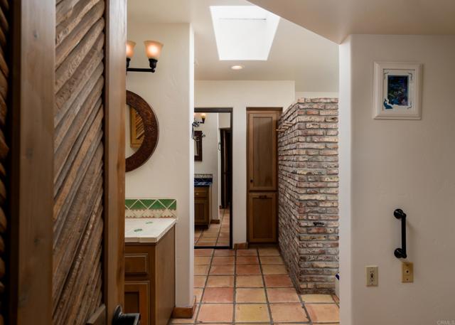 Detail Gallery Image 21 of 46 For 16761 Artesian Breeze Way, San Diego,  CA 92127 - 5 Beds | 4 Baths