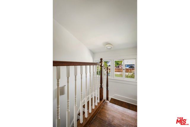 1022 N Marengo Avenue, Pasadena CA: https://media.crmls.org/mediaz/6a24b08d-a7da-4f77-bf5e-d3bc665f3e61.jpg