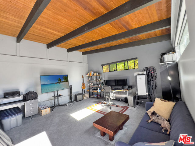 22012 Topanga School Road, Topanga CA: https://media.crmls.org/mediaz/6a24b715-a465-439e-a9ac-863050c9e500.jpg
