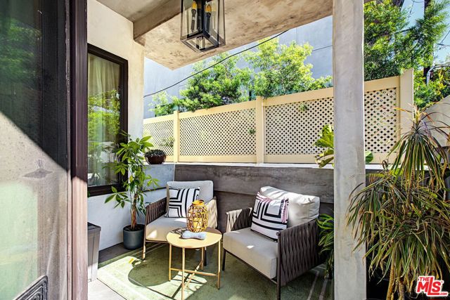 839 Larrabee Street, 2 photo 30
