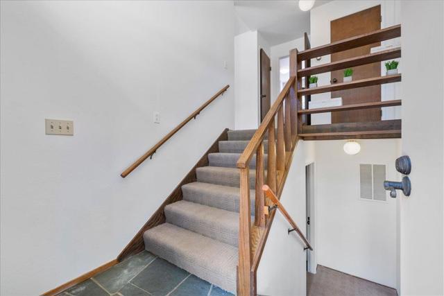 26388 Ginny Lane, Los Altos Hills CA: https://media.crmls.org/mediaz/6a26bc5d-cce8-4f4a-b05f-851bb244051a.jpg