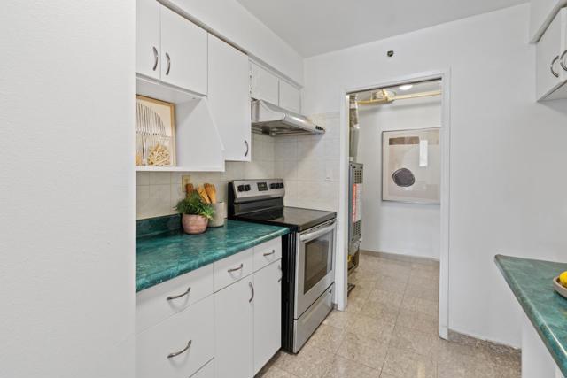 2462 Rowntree Way, South San Francisco CA: https://media.crmls.org/mediaz/6a2732a0-9a3d-4946-8d6f-d8c80af5c507.jpg