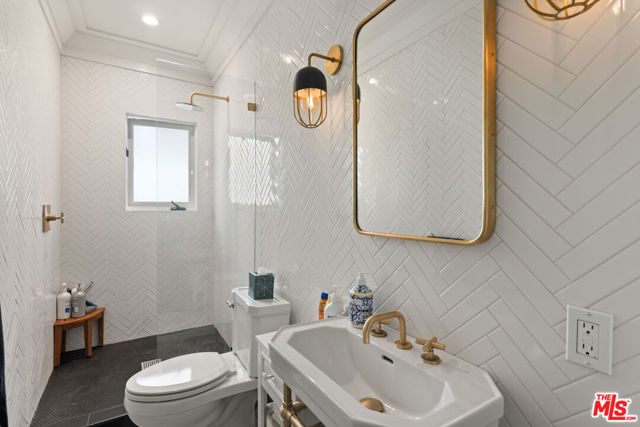 1421 Edgecliffe Drive, Los Angeles CA: https://media.crmls.org/mediaz/6a273fd6-1dd4-4560-8813-6d640d6e441a.jpg