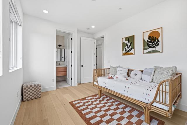 395 Martens Avenue, Mountain View CA: https://media.crmls.org/mediaz/6a279353-048b-470f-8a8f-c7ffa68c6e52.jpg