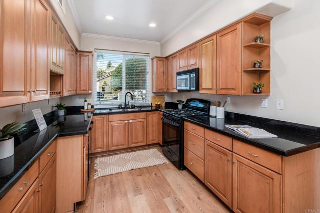 Detail Gallery Image 9 of 46 For 507 Avenida Blanco, San Marcos,  CA 92069 - 3 Beds | 2/1 Baths