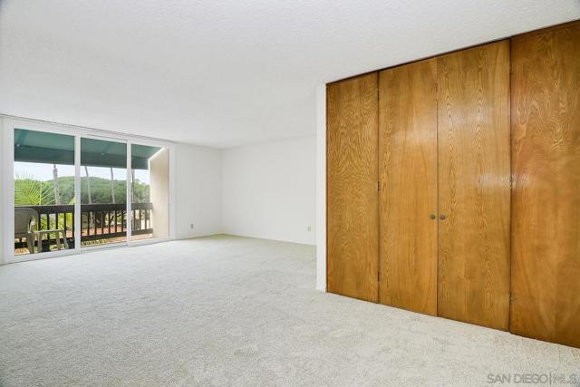 6333 La Jolla Blvd, La Jolla CA: https://media.crmls.org/mediaz/6a29159f-7aa1-4fed-801f-b24656f7efad.jpg