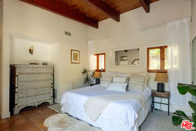 21316 Encina Road, Topanga CA: https://media.crmls.org/mediaz/6a291614-7da6-40de-a443-023b2b5da658.jpg