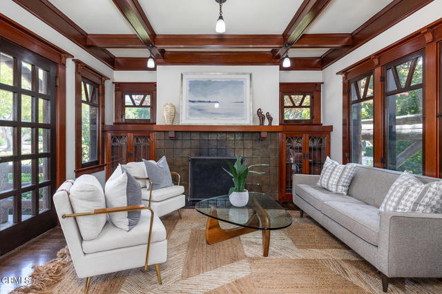 Detail Gallery Image 13 of 60 For 1361 Ridge Way, Pasadena,  CA 91106 - 5 Beds | 4/2 Baths