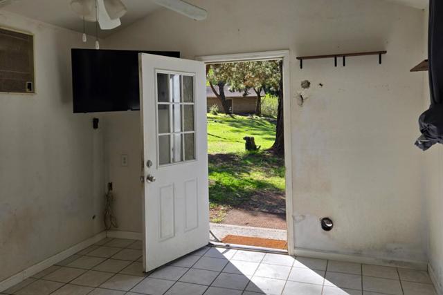 28750 Underwood Road, Salinas CA: https://media.crmls.org/mediaz/6a299344-fb2f-4e24-aa46-d80c83936fc0.jpg