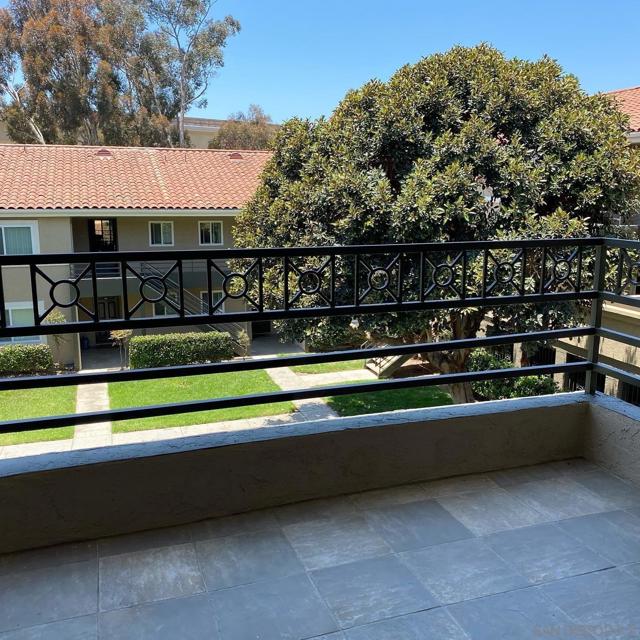 7405 Charmant, San Diego, California 92122, 2 Bedrooms Bedrooms, ,2 BathroomsBathrooms,Condominium,For Sale,Charmant,250019992SD