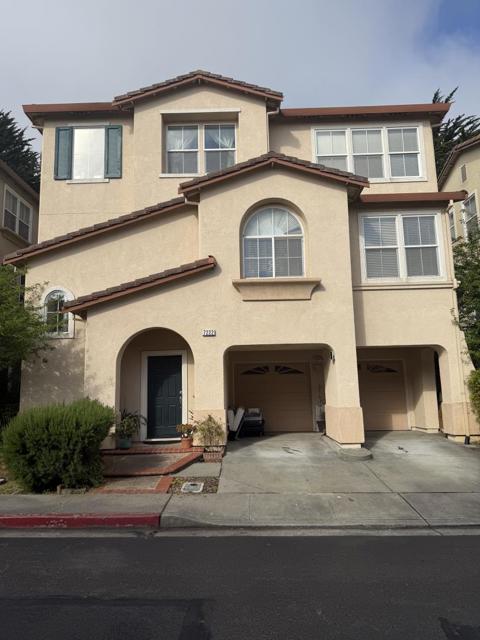 7222 Shannon Park Court, South San Francisco CA: https://media.crmls.org/mediaz/6a29b0bd-14a2-4e76-87a8-6d3b41d8827c.jpg