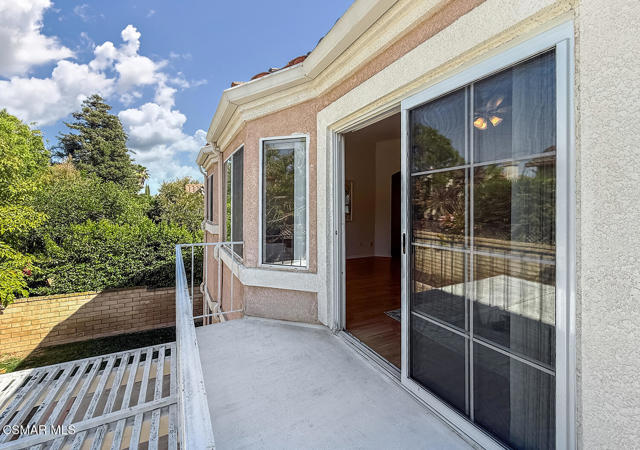 1768 Fox Springs Circle, Newbury Park CA: https://media.crmls.org/mediaz/6a29bccd-8fc8-4b12-9d18-f396b76231b9.jpg