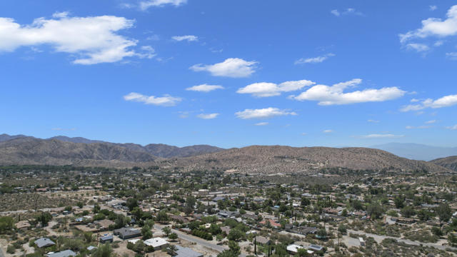 49110 Vista Drive, Morongo Valley CA: https://media.crmls.org/mediaz/6a2a84bc-174c-4985-843e-7499d469a682.jpg