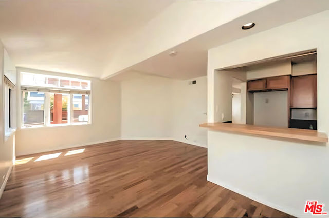 653 Marine Street photo 27