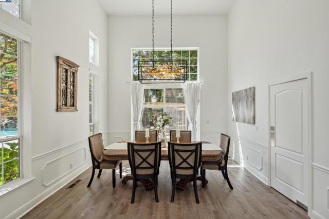 418 Golf Ct, Walnut Creek CA: https://media.crmls.org/mediaz/6a2ac553-0da5-4c1b-aa27-7c2c8bc0c5d3.jpg