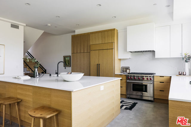 1624 Micheltorena Street, Los Angeles CA: https://media.crmls.org/mediaz/6a2b08d3-c0f1-403f-a6ab-5f4c25dca0c0.jpg