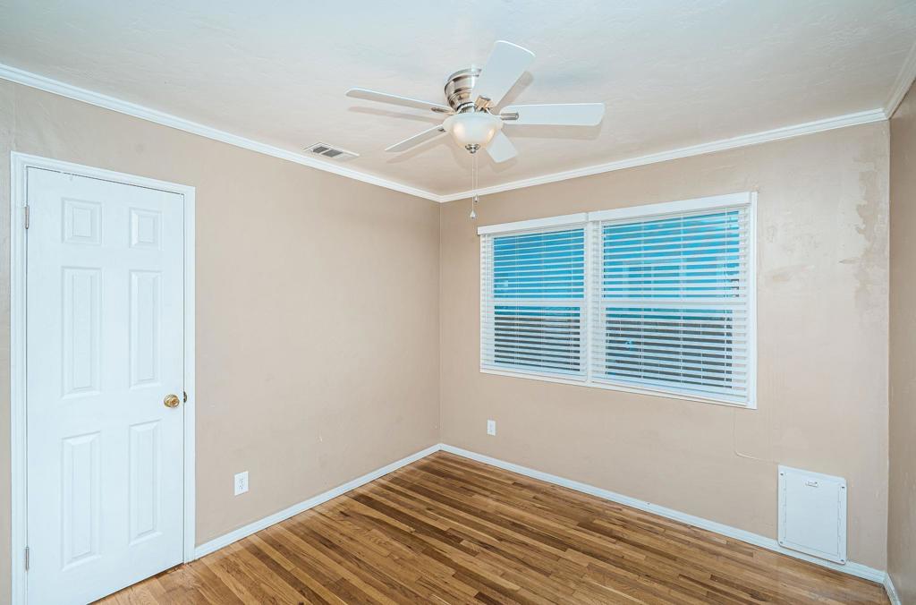 4954 63rd - photo 16