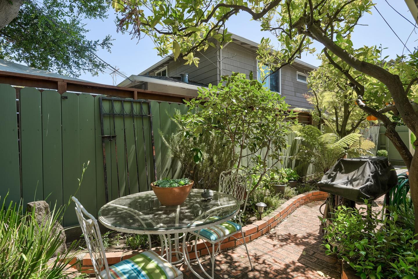 1154 Marcussen Drive, Menlo Park CA: https://media.crmls.org/mediaz/6a2b3429-48ab-4d35-b5d8-a1dea15a8a1d