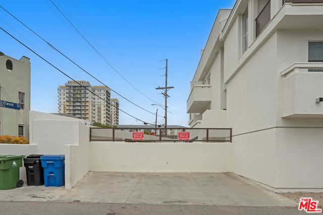 3503 Esplanade, Marina del Rey CA: https://media.crmls.org/mediaz/6a2b80e0-6271-4499-84e2-ab924b71e600.jpg