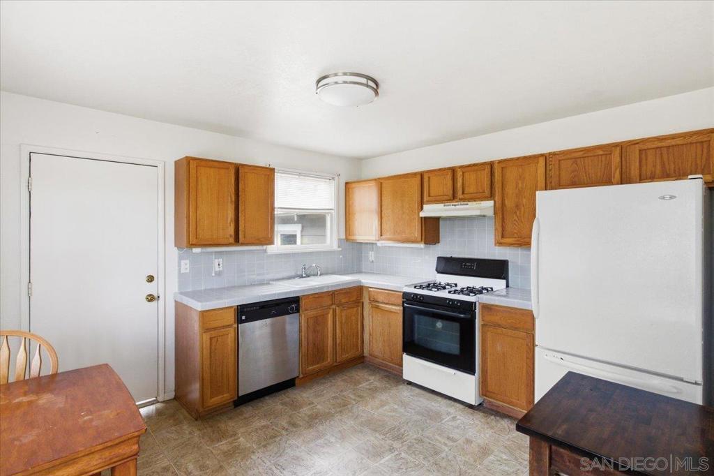 421 Tremont St - photo 8