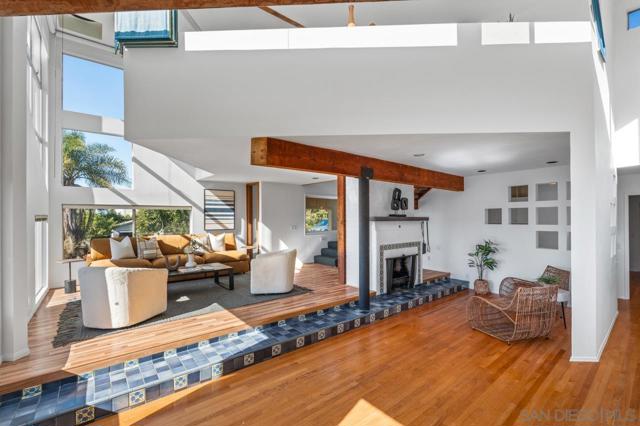 2506 Via Merano, Del Mar CA: https://media.crmls.org/mediaz/6a2d4ee2-dc54-4725-9758-a8dd99f5ceef.jpg