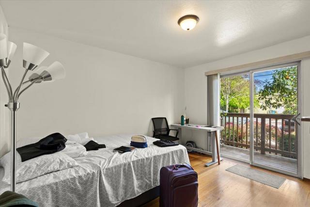 1172 Clinton Street, Redwood City CA: https://media.crmls.org/mediaz/6a2e0e38-2c22-4d1d-8e94-d8972d8c0eca.jpg