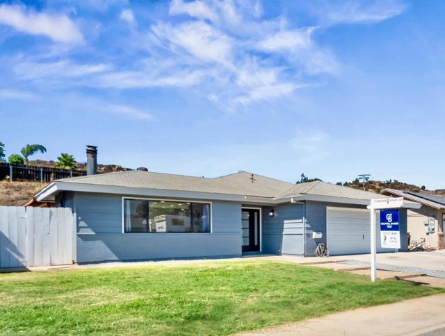 13132 Pam Lane, Lakeside CA: https://media.crmls.org/mediaz/6a2e2f91-2b71-4d8c-a674-06bd9ac0f372.jpg