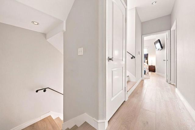 14819 Magnolia Boulevard, 7 photo 13