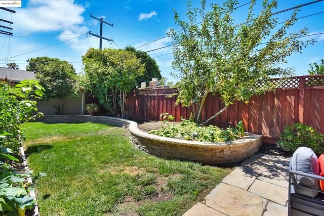 1443 Phantom Ave, San Jose CA: https://media.crmls.org/mediaz/6a2f7899-cdd0-472e-9de0-6296dd418b69.jpg